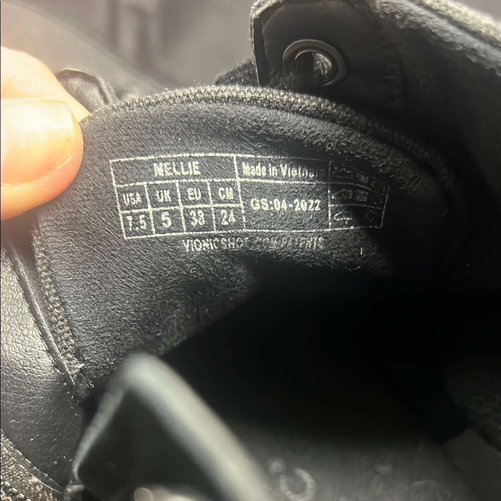Waterproof high top shoes - Picture 9 of 12